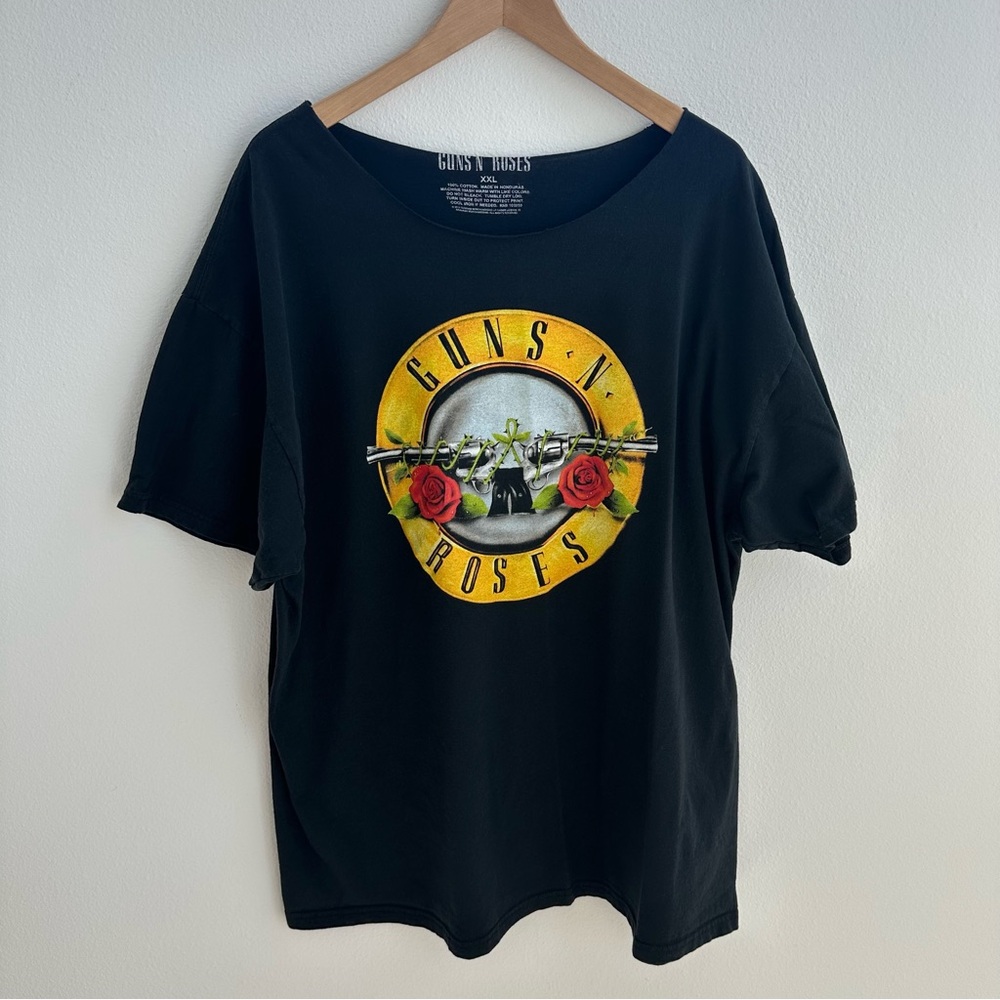 Guns N' Roses Off The Shoulder band tee